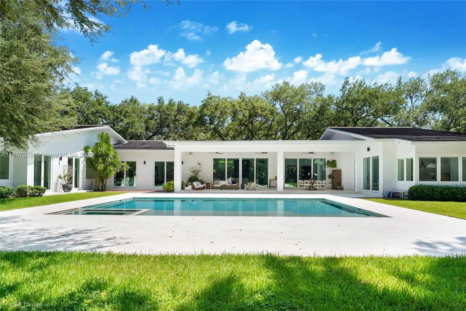 5501 Snapper Creek Rd, Coral Gables FL 33156 photo 3