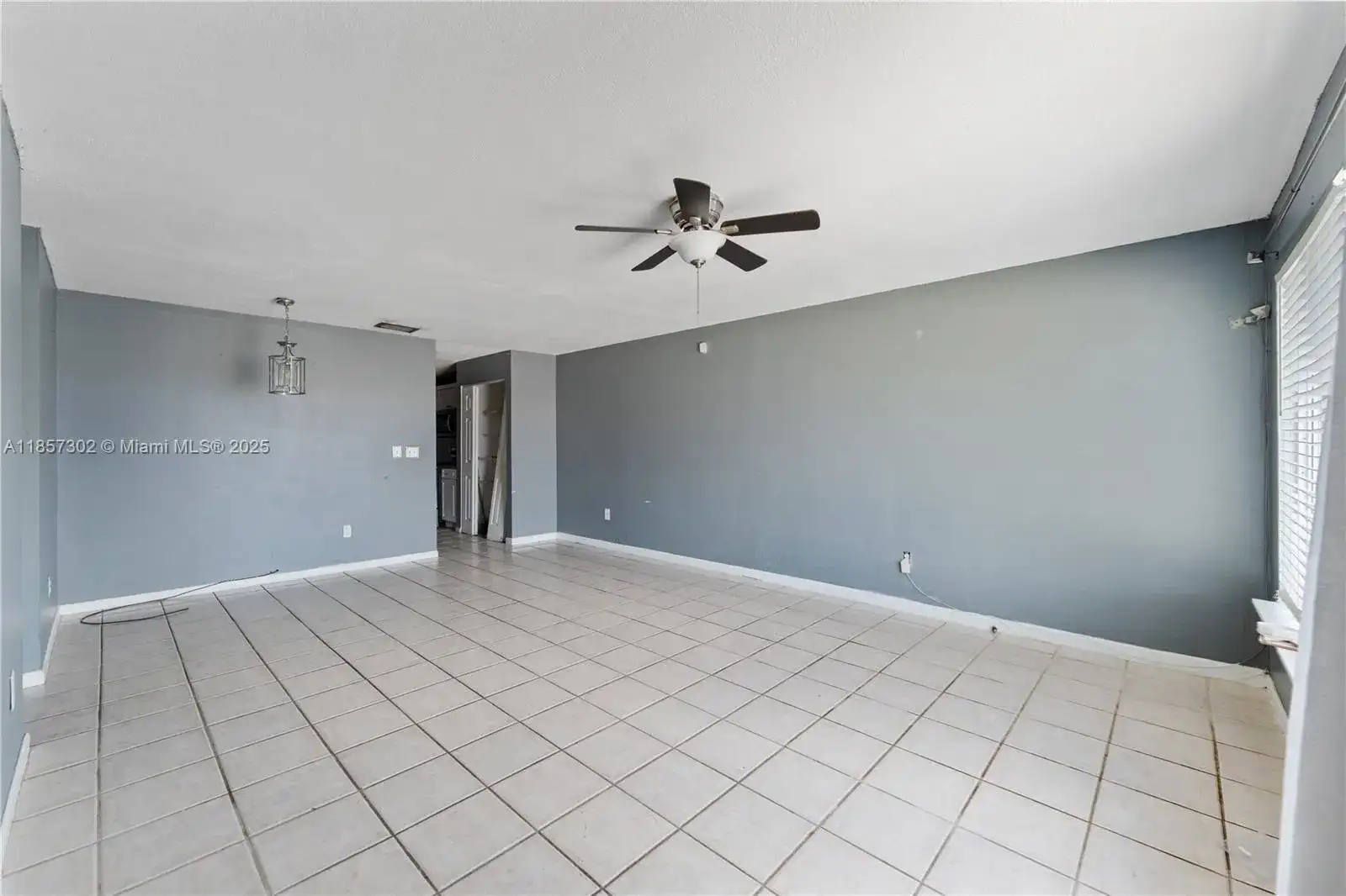 18602 NW 46th Ave, Miami Gardens FL 33055 photo 2