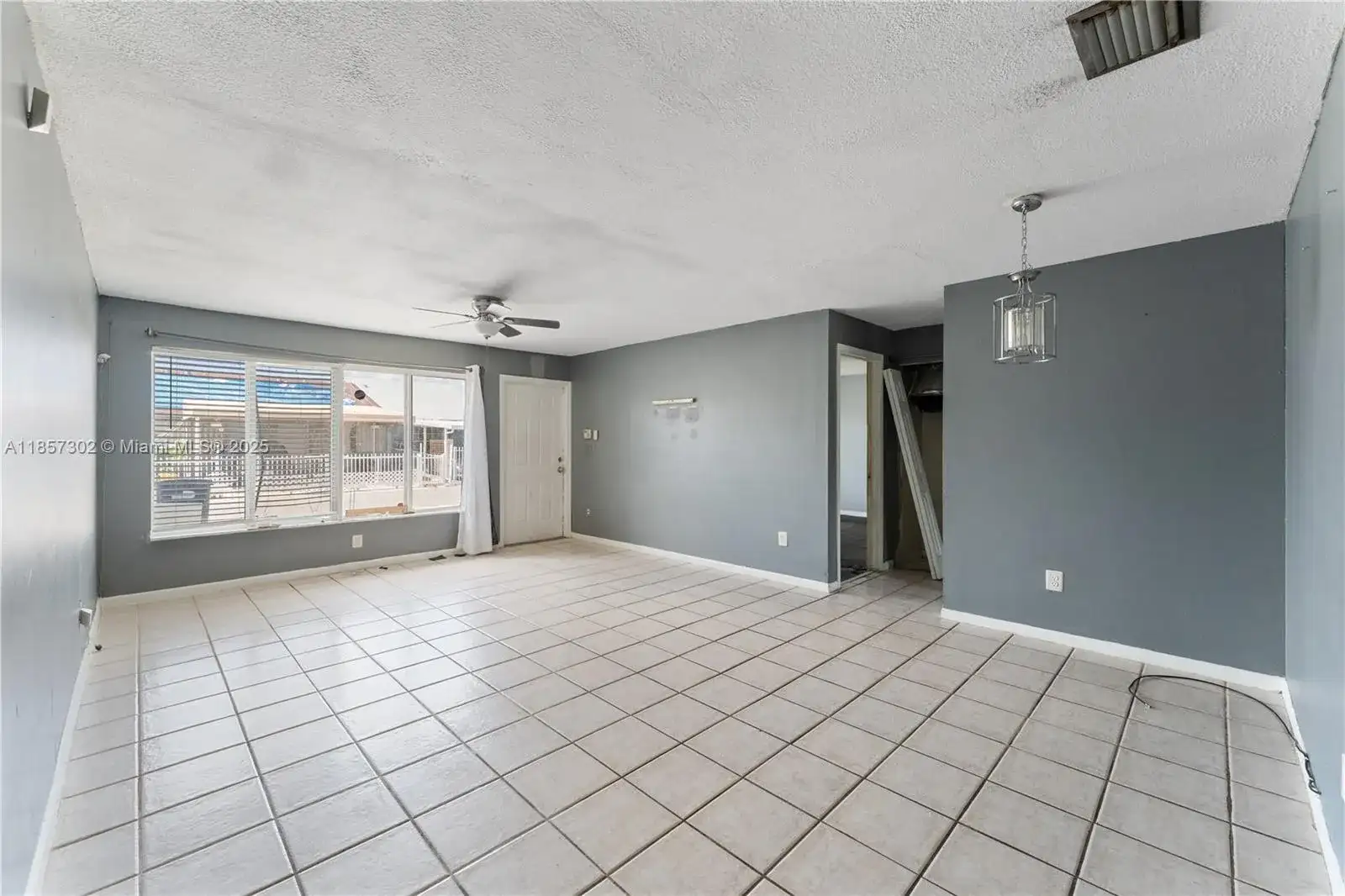 18602 NW 46th Ave, Miami Gardens FL 33055 photo 4