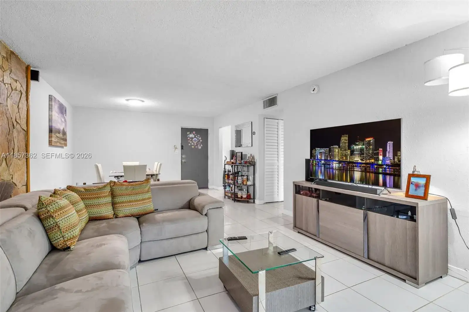 8501 NW 8th St # 105, Miami FL 33126 photo 2