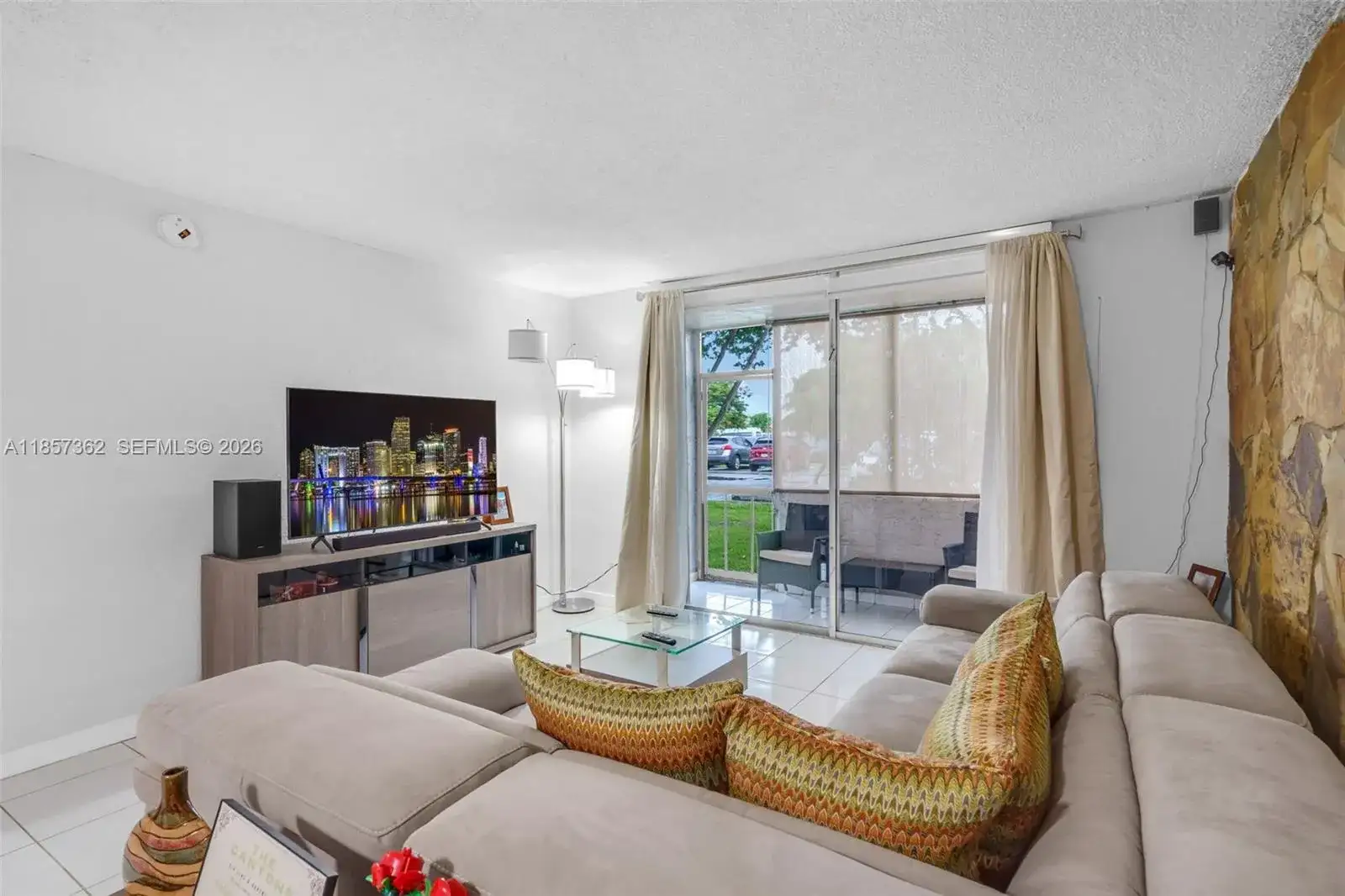 8501 NW 8th St # 105, Miami FL 33126 photo 3