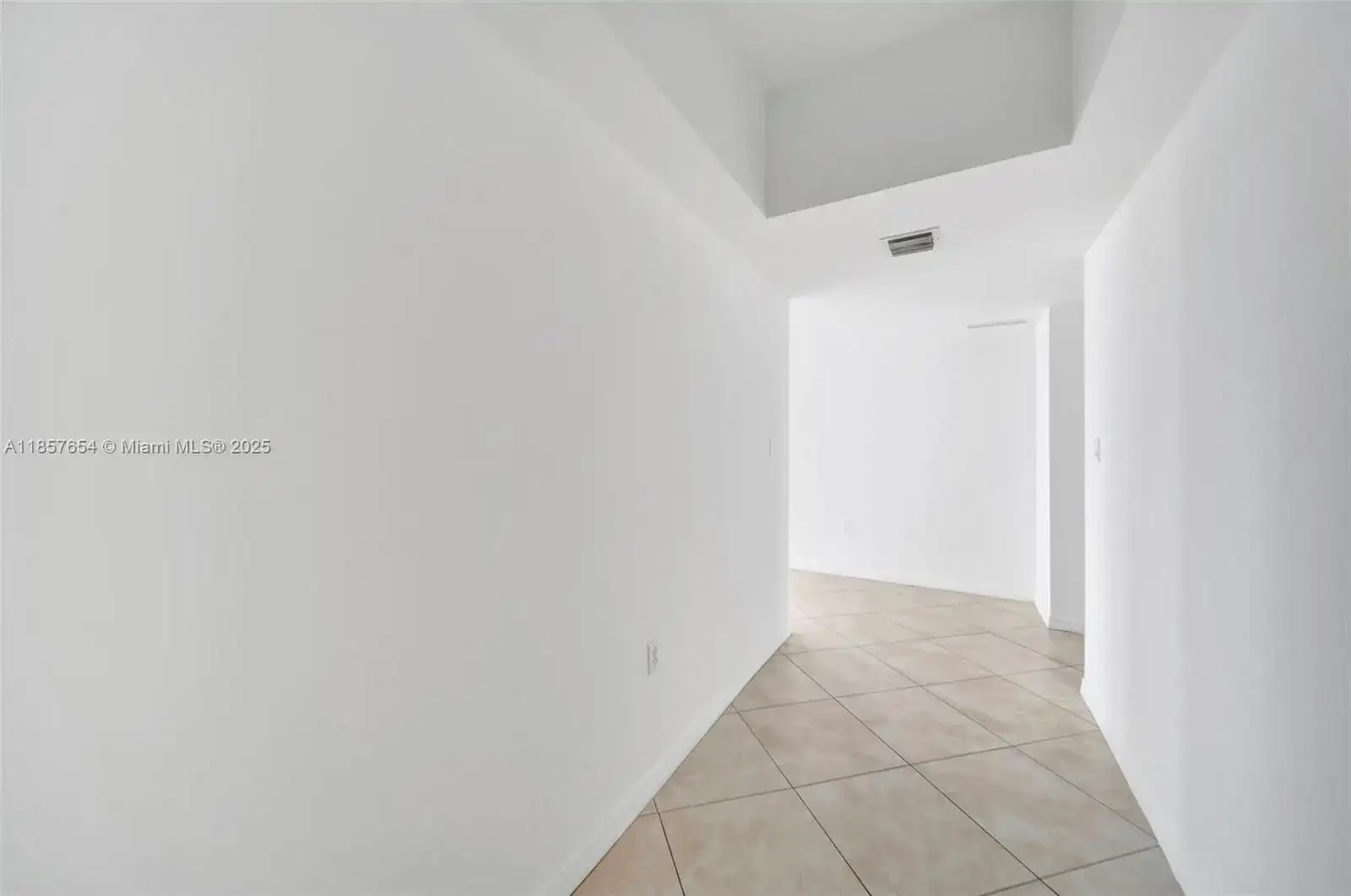 140 S Dixie Hwy, Hollywood FL 33020 photo 3