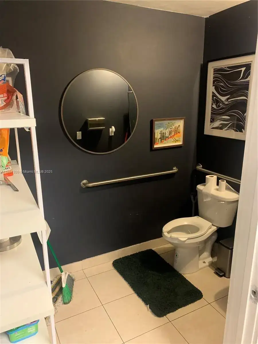 8471 W Oakland Park Blvd, Sunrise FL 33351 photo 4