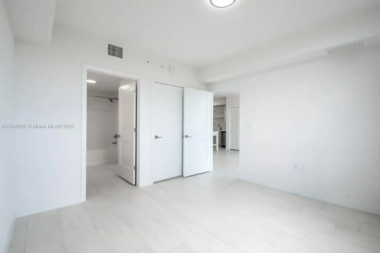 3645 NW 36th St # 515, Miami FL 33142 photo 5