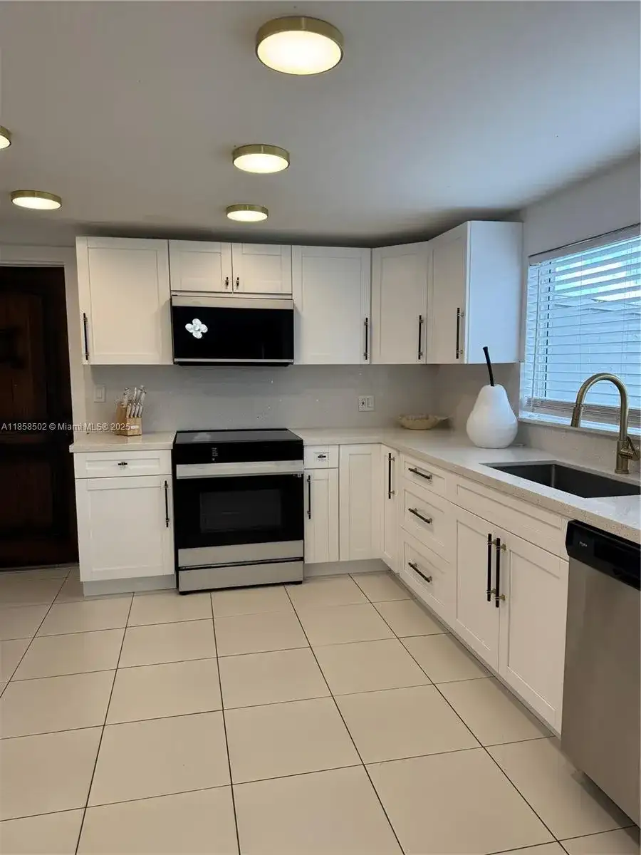 1301 Grouper Dr # A, Marathon FL 33050 photo 2