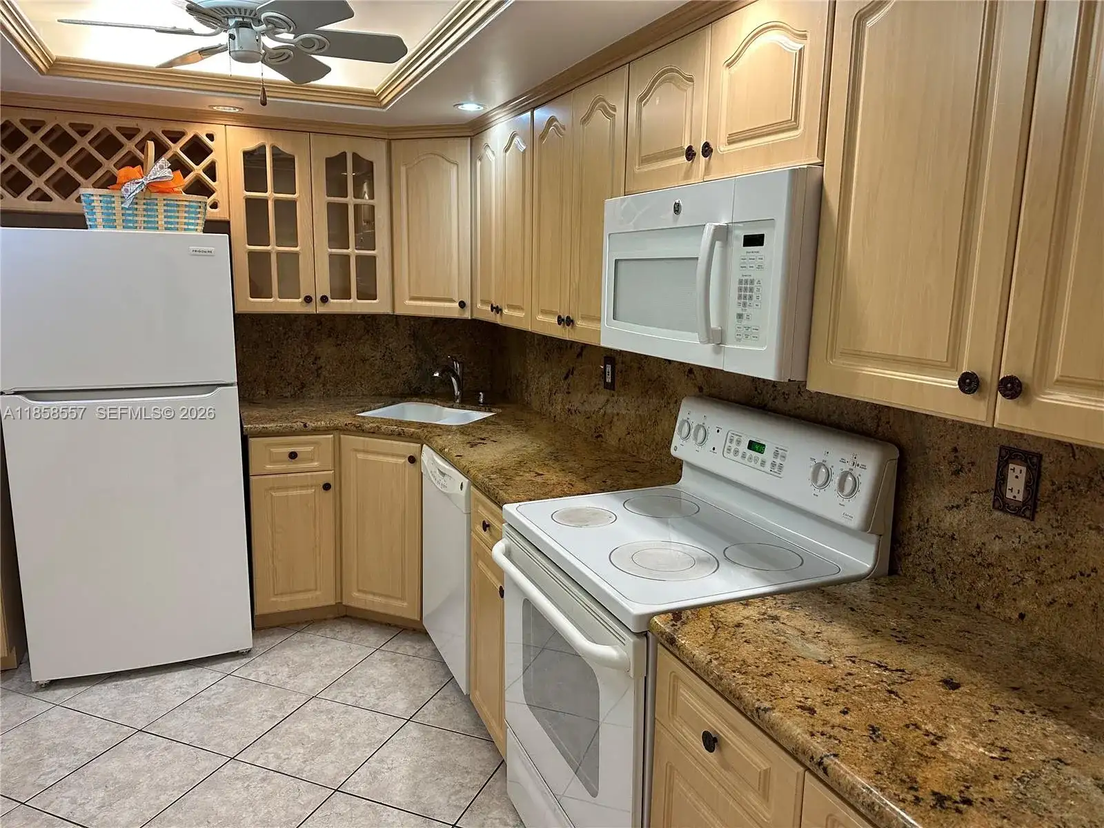 6039 Collins Ave # 505, Miami Beach FL 33140 photo 4