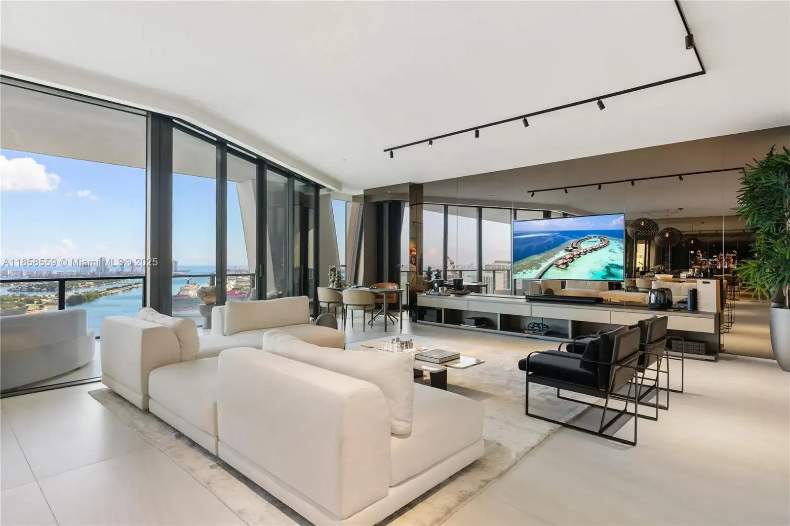 1000 Biscayne Blvd # 3502, Miami FL 33132 photo 3