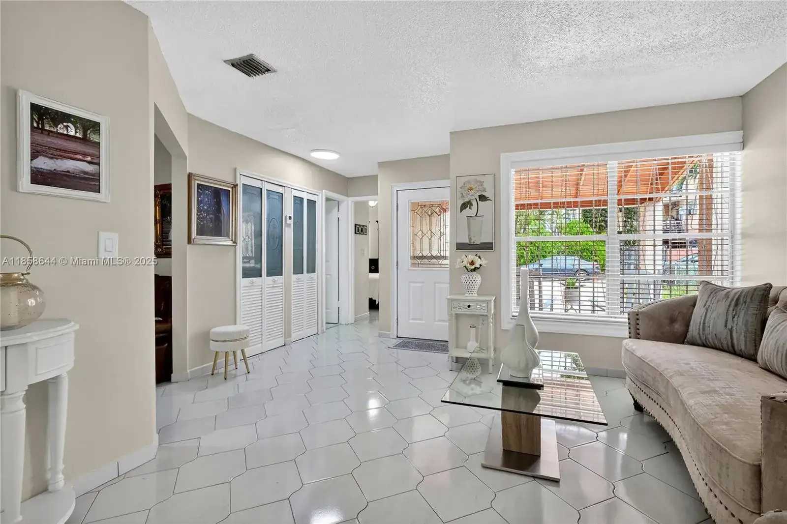 6570 W 2nd Ct # 19C, Hialeah FL 33012 photo 3