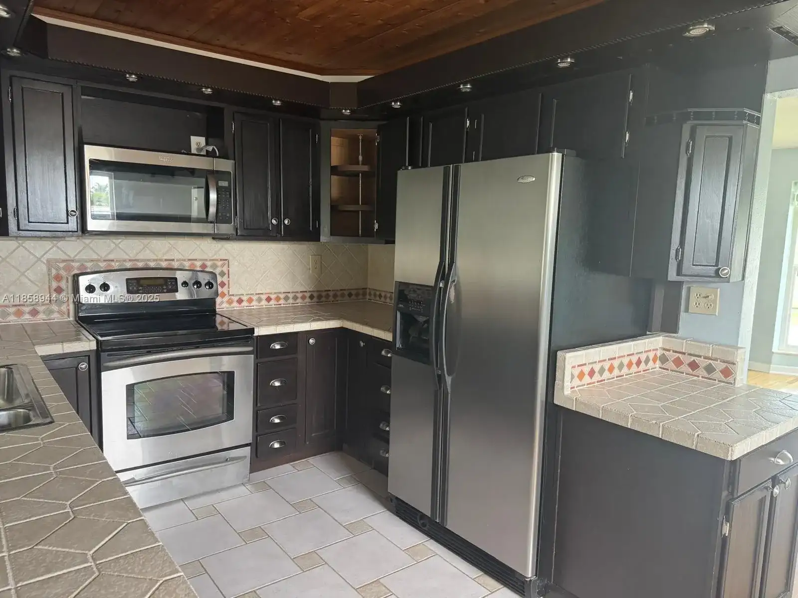 141 NW 72 WAY # A, Pembroke Pines FL 33024 photo 2