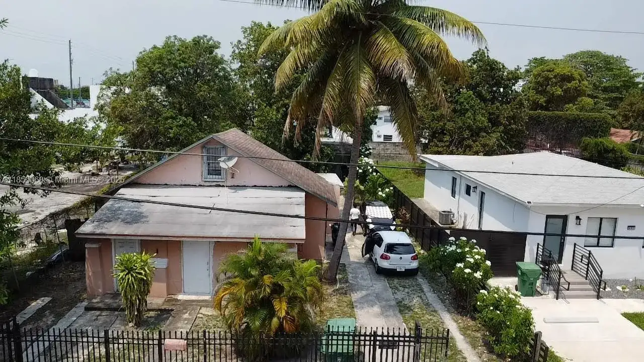 683 NW 30th St, Miami FL 33127 photo 3
