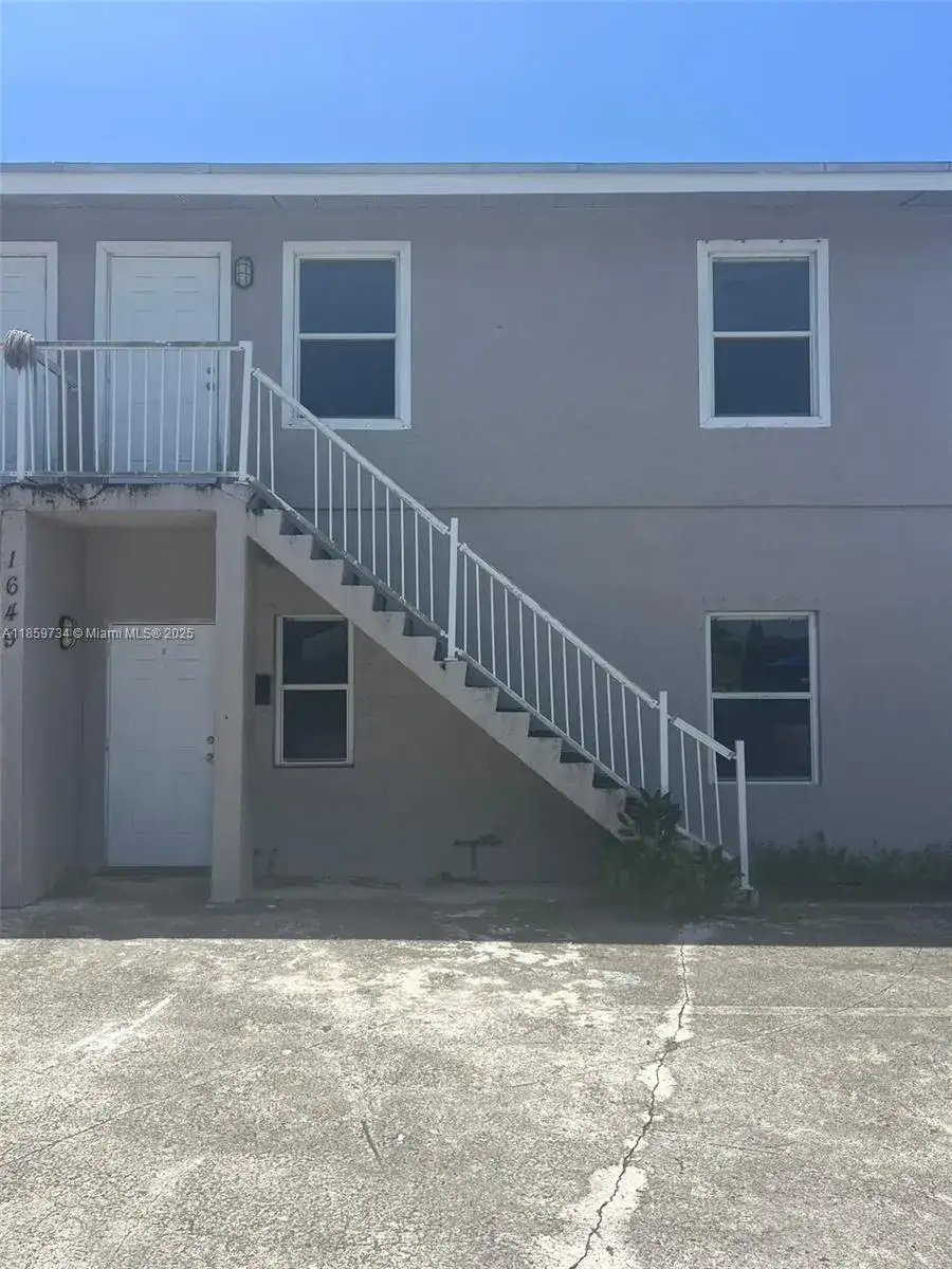 1649 W 28th St # B, Riviera Beach FL 33404 photo 2