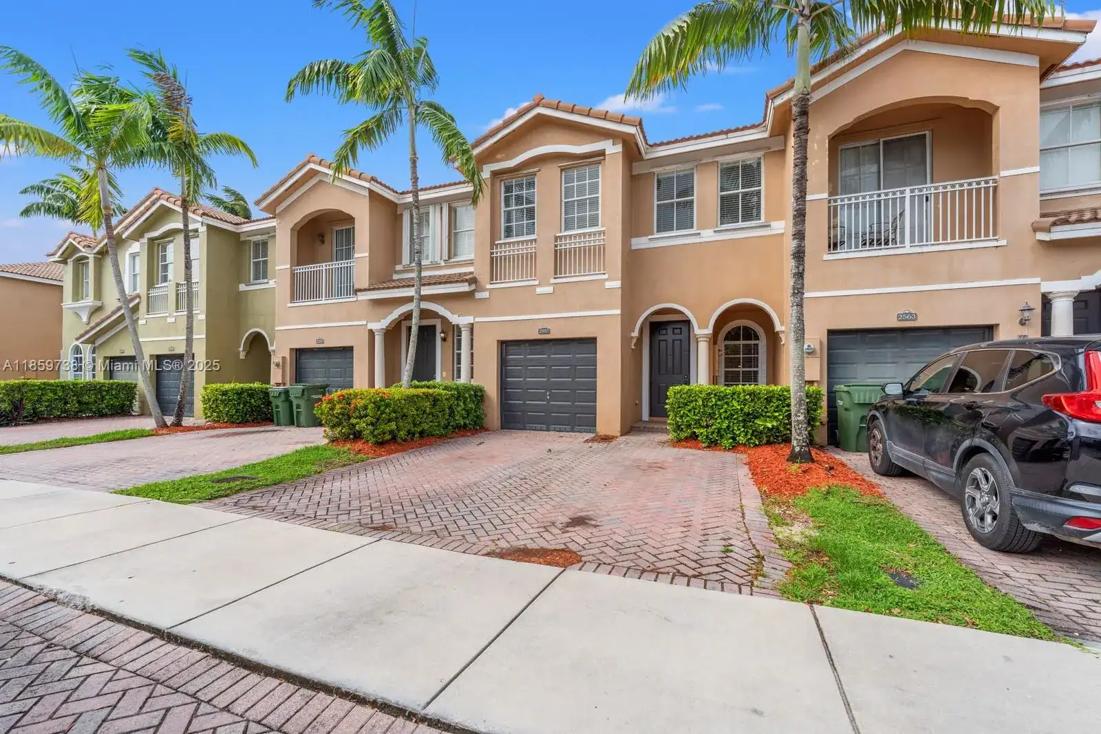 2557 SE 14th St, Homestead FL 33035 photo 2
