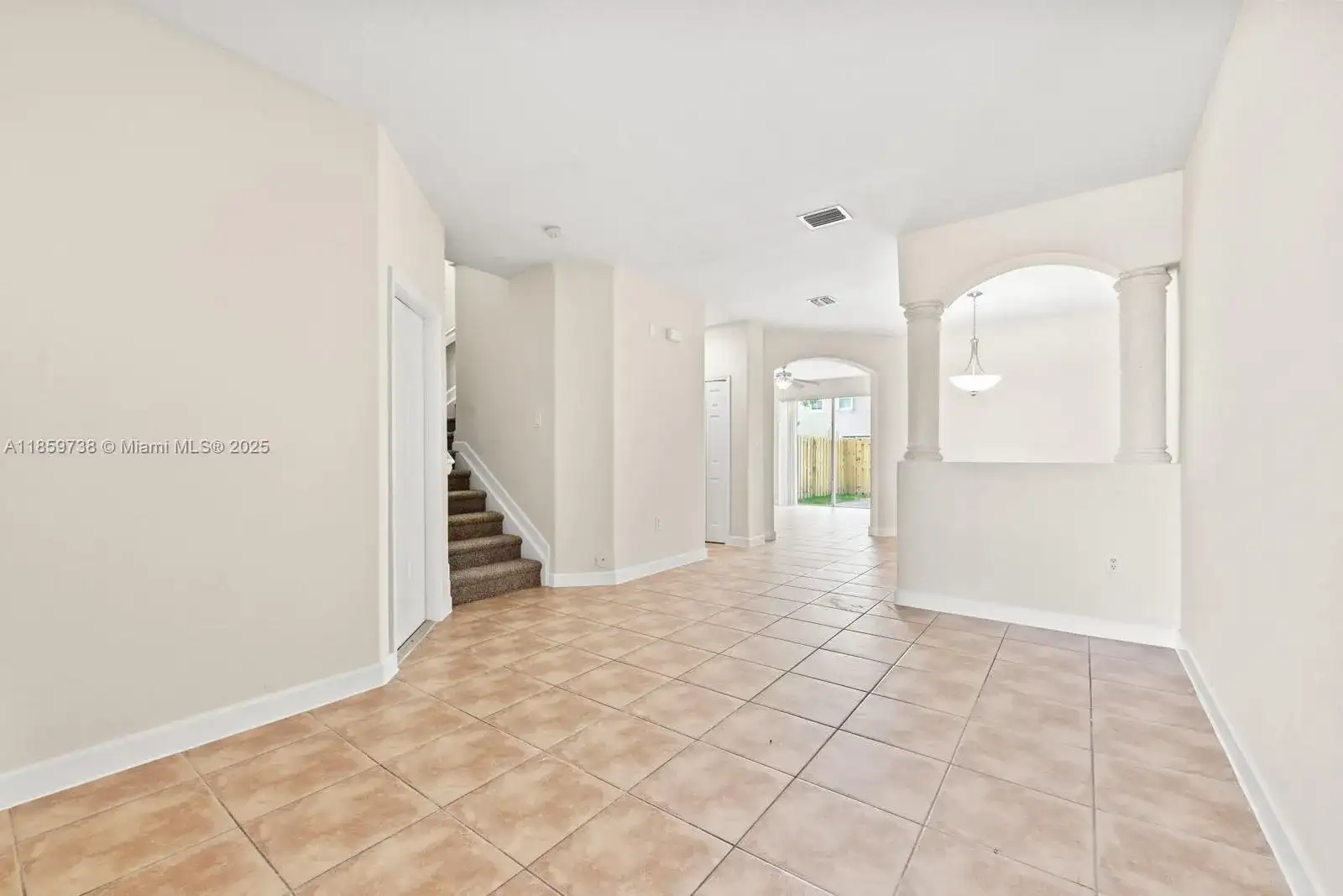 2557 SE 14th St, Homestead FL 33035 photo 4