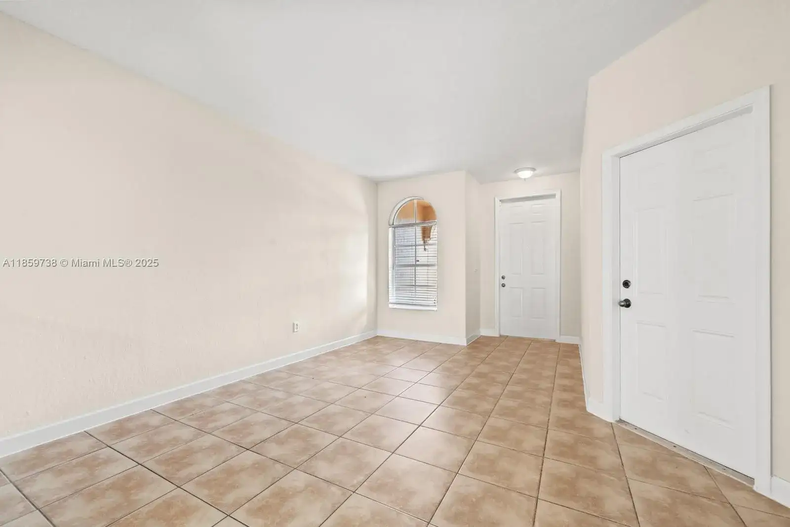 2557 SE 14th St, Homestead FL 33035 photo 5