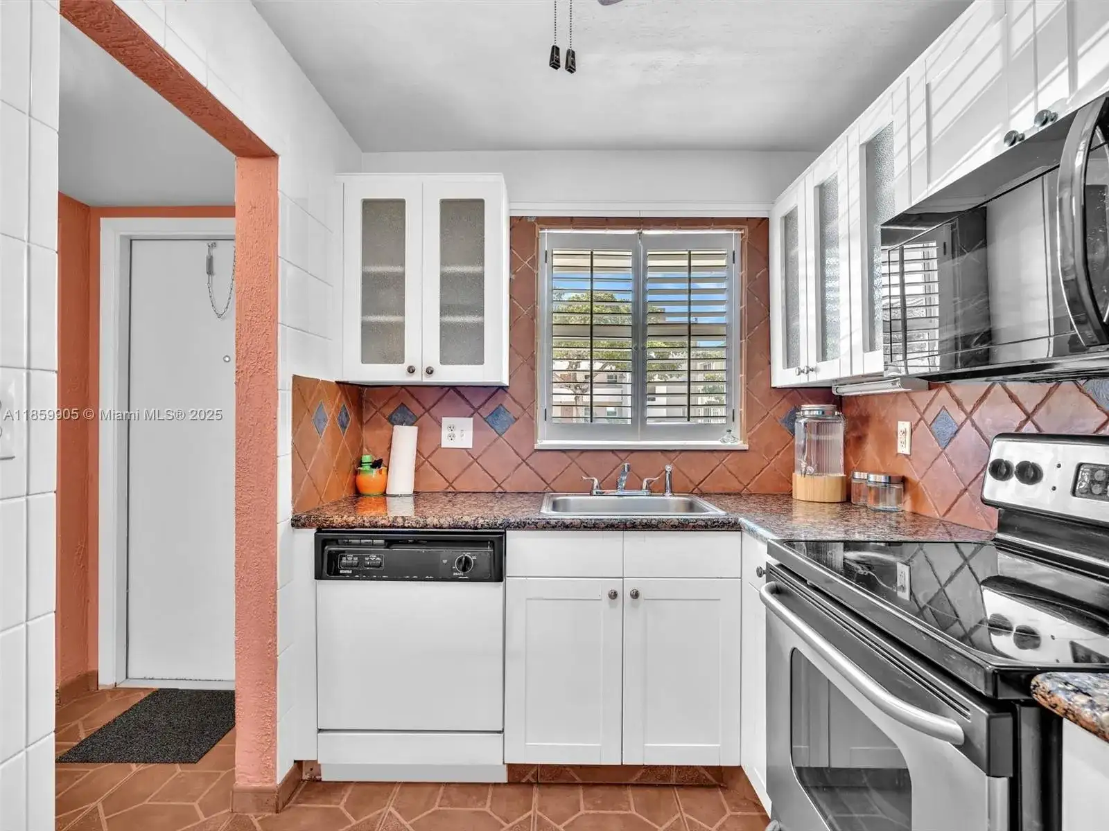 8020 N Sunrise Lakes Dr # 110, Sunrise FL 33322 photo 4