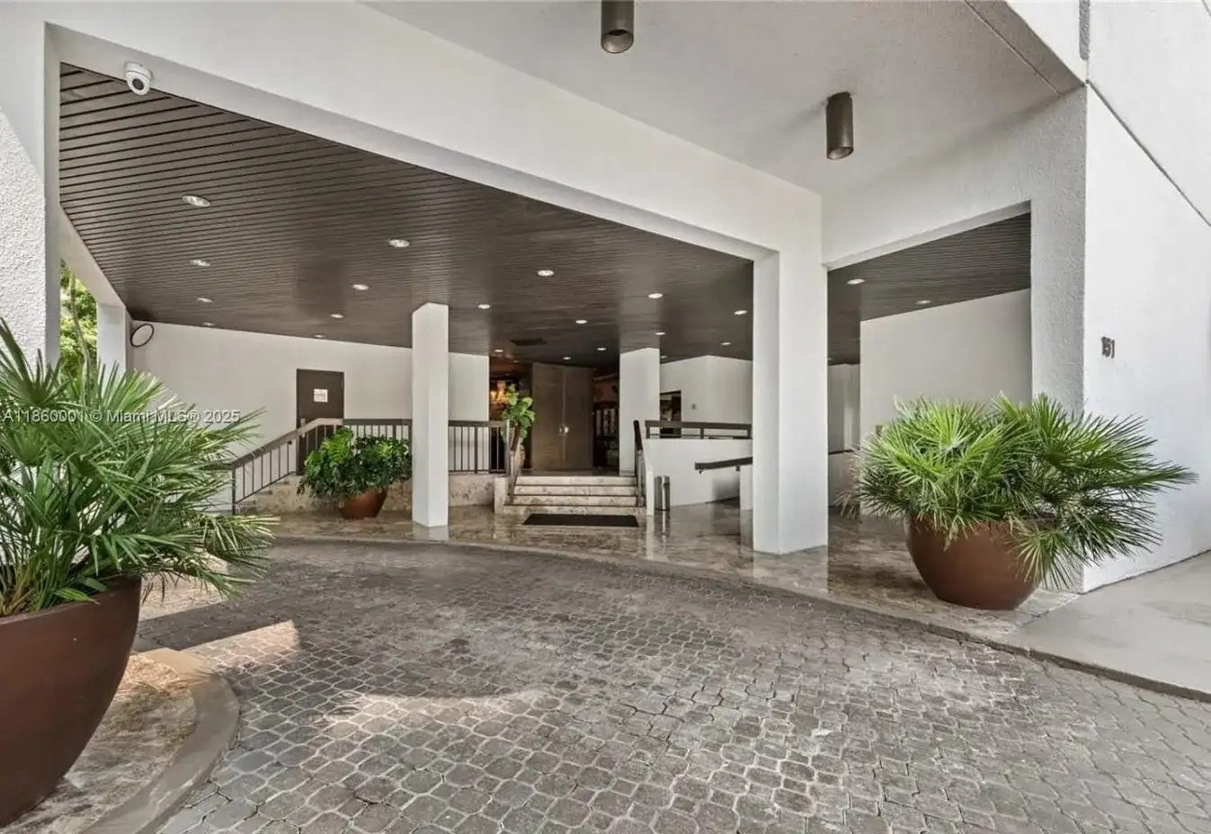 151 SE 15th Rd, Miami FL 33129 photo 4