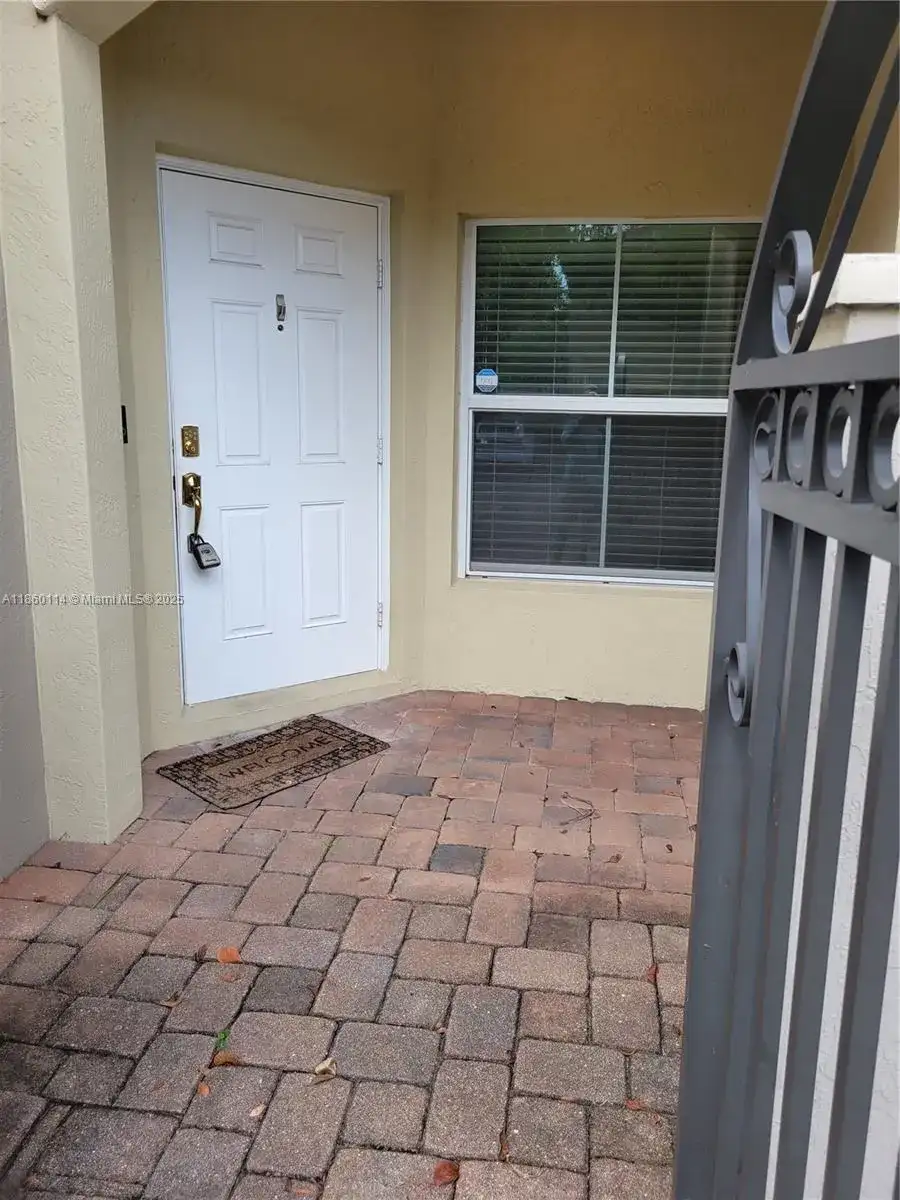 2851 W Prospect Rd # 405, Tamarac FL 33309 photo 2