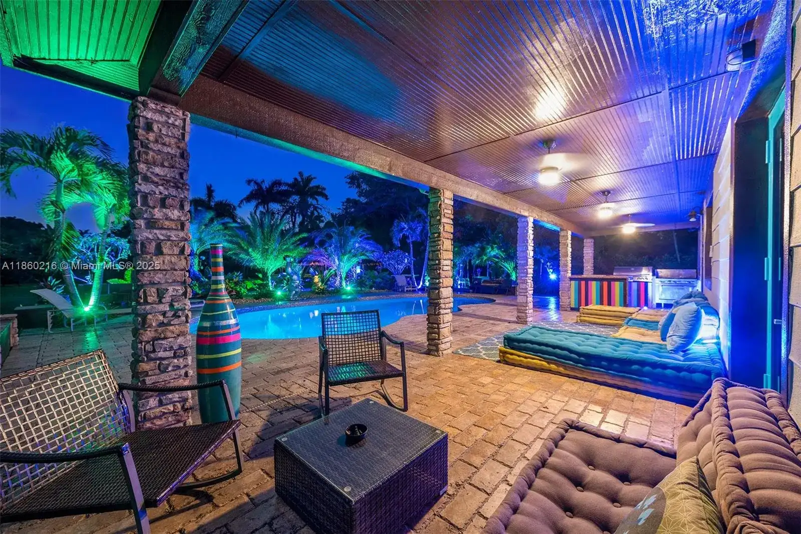 250 NE 158th St, Miami FL 33162 photo 3