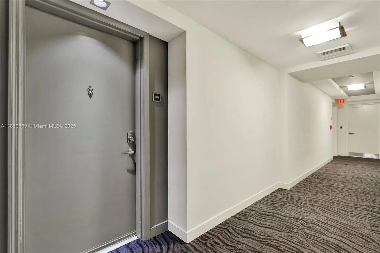 950 Brickell Bay Dr # 802, Miami FL 33131 photo 4