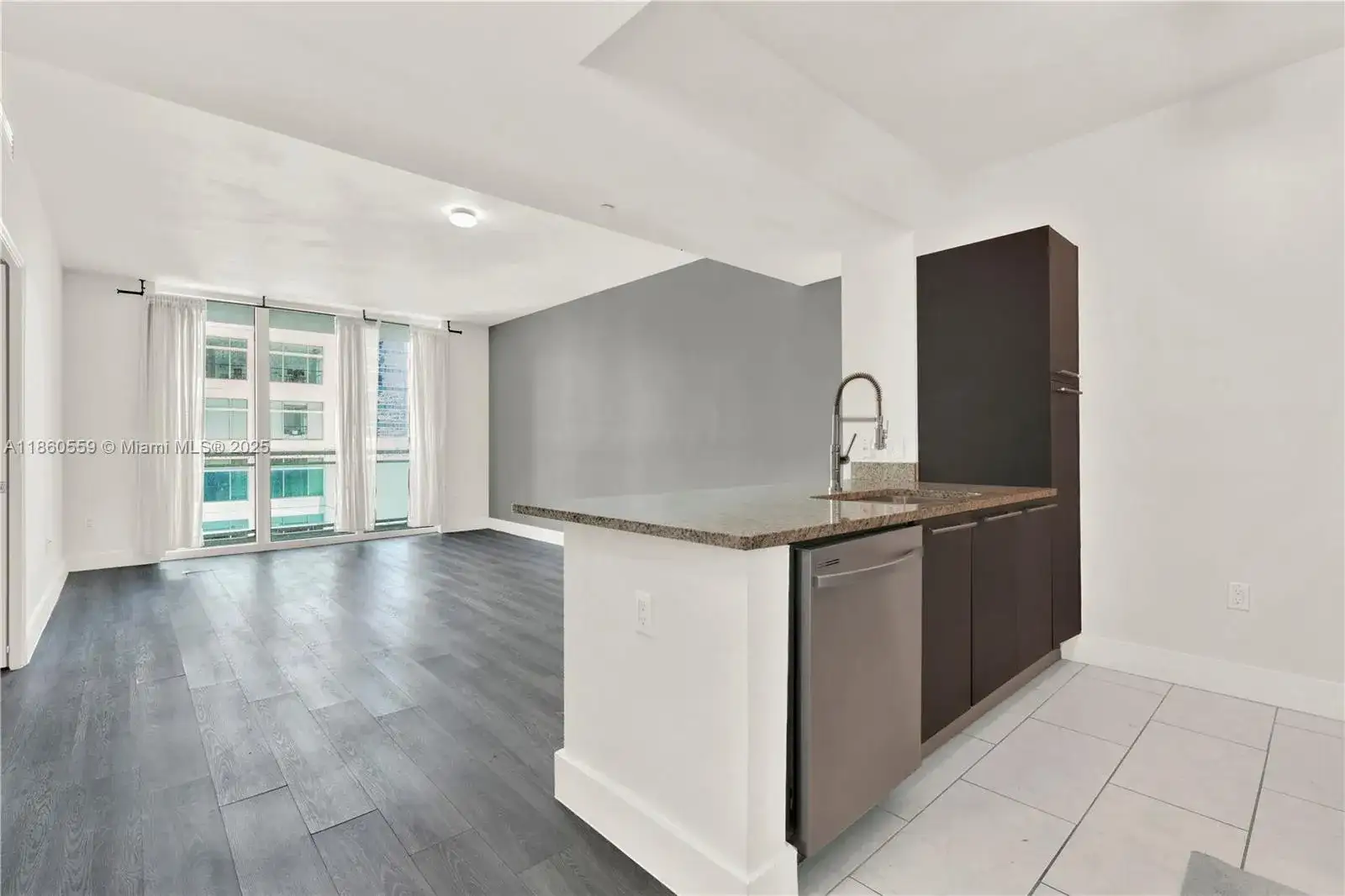 950 Brickell Bay Dr # 802, Miami FL 33131 photo 5