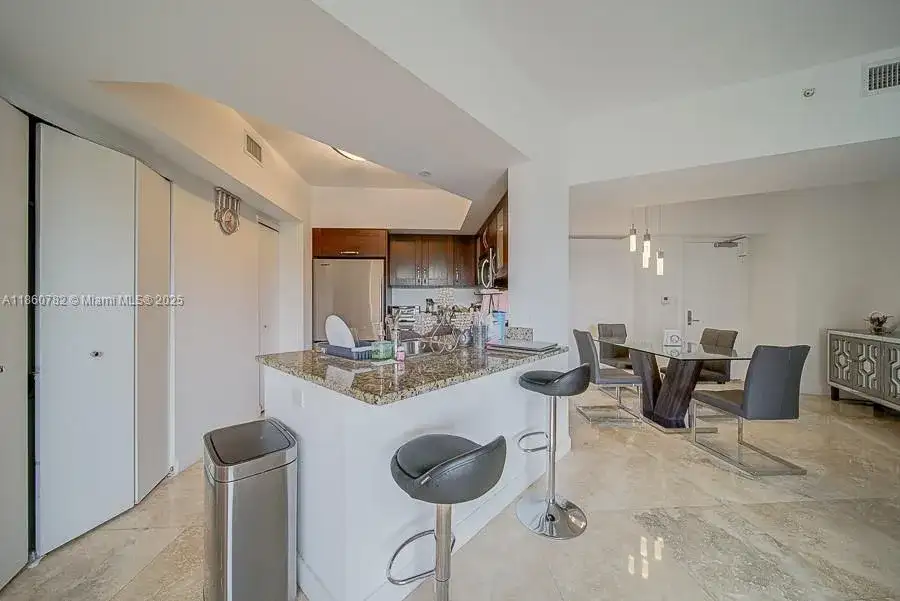 19900 E Country Club Dr # 308, Aventura FL 33180 photo 5