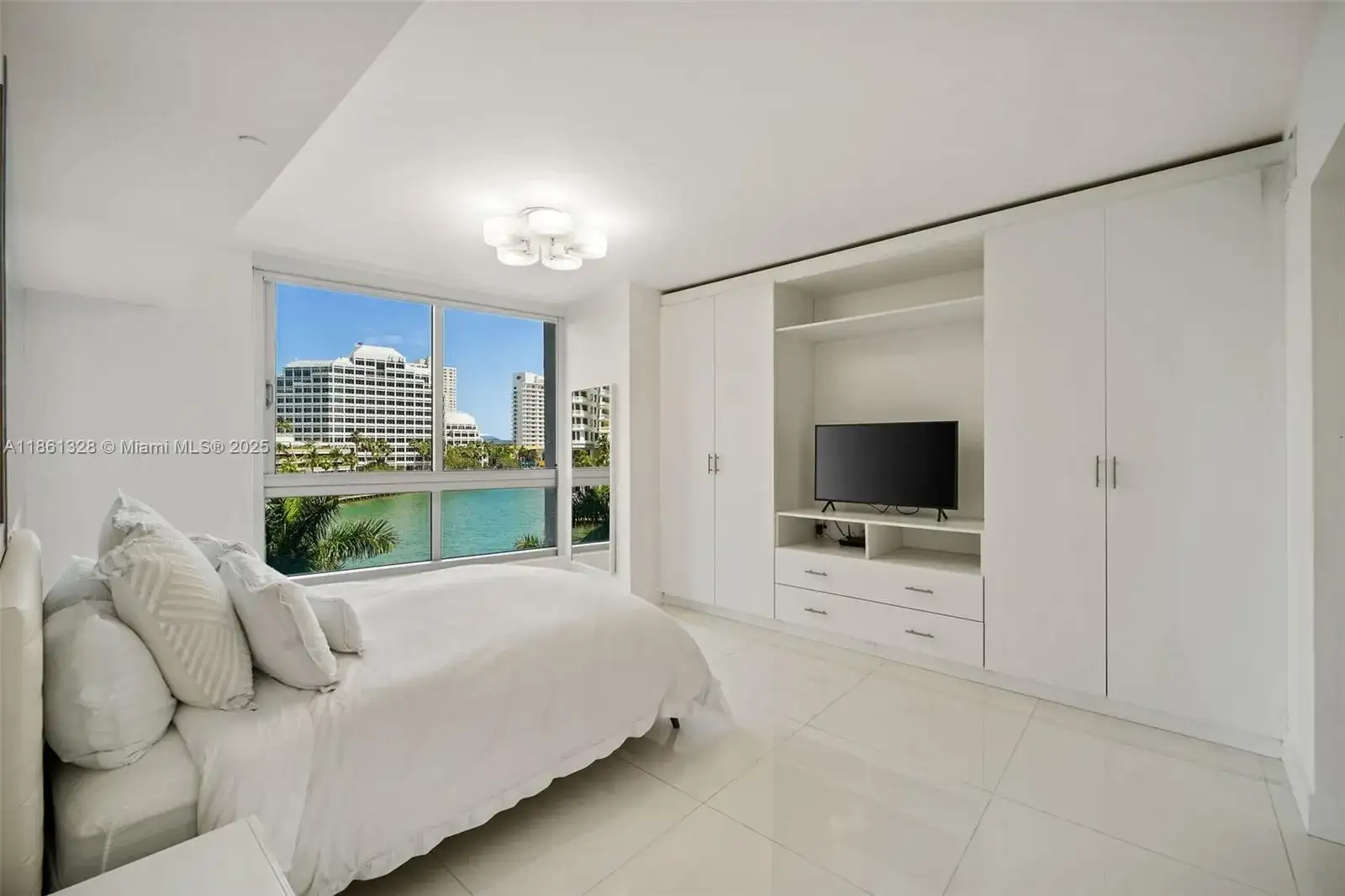 495 Brickell Ave # 402, Miami FL 33131 photo 4