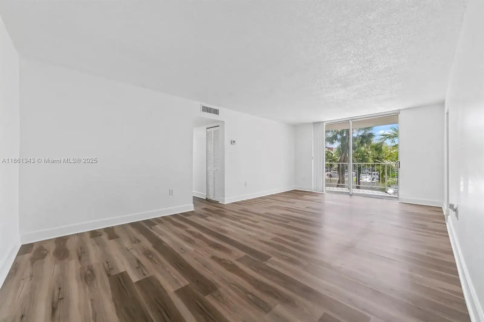 498 NW 165th St Rd # 201, Miami FL 33169 photo 3