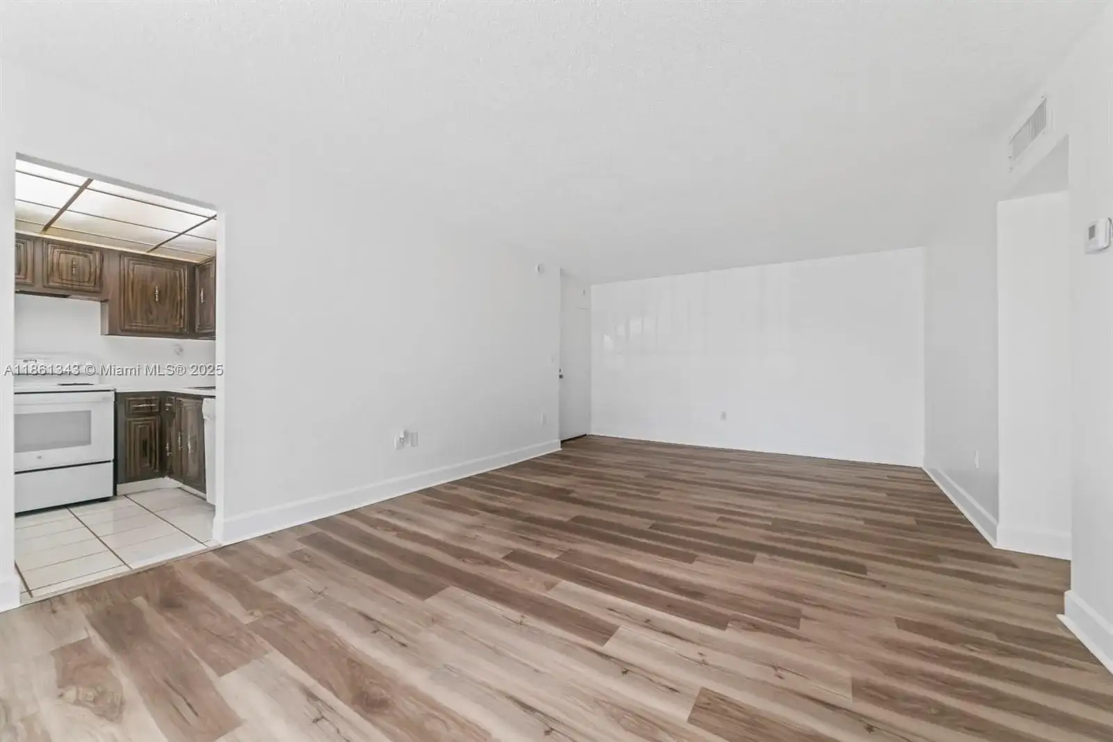 498 NW 165th St Rd # 201, Miami FL 33169 photo 4