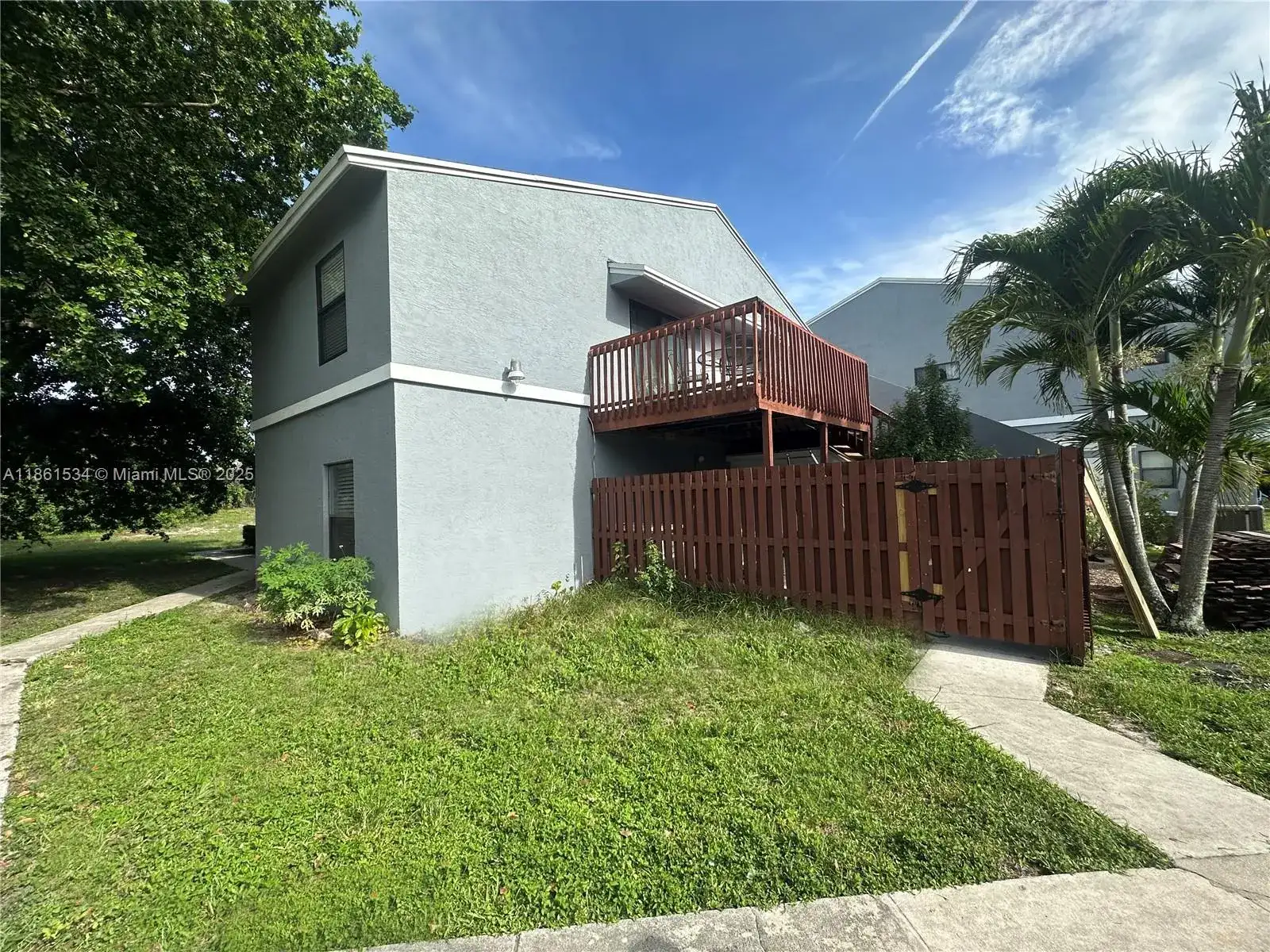 22 Crossings Cir, Boynton Beach FL 33435 photo 2