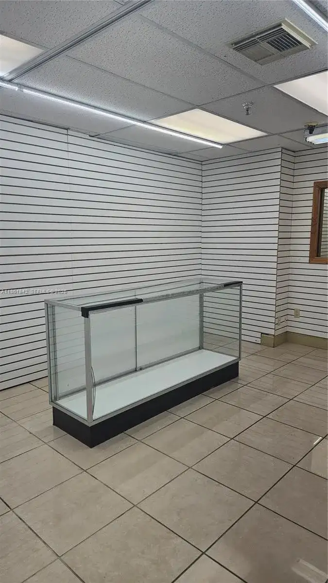 777 NW 72nd Ave # 1109, Miami FL 33126 photo 3