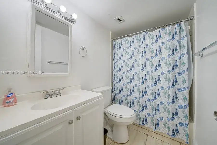 498 NW 165th St Rd # 206, Miami FL 33169 photo 2
