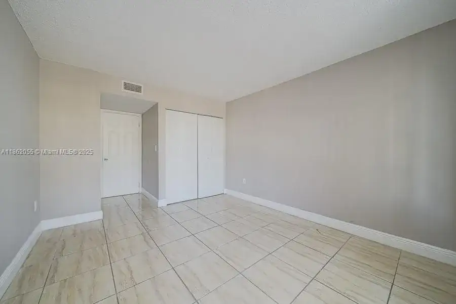 498 NW 165th St Rd # 206, Miami FL 33169 photo 3