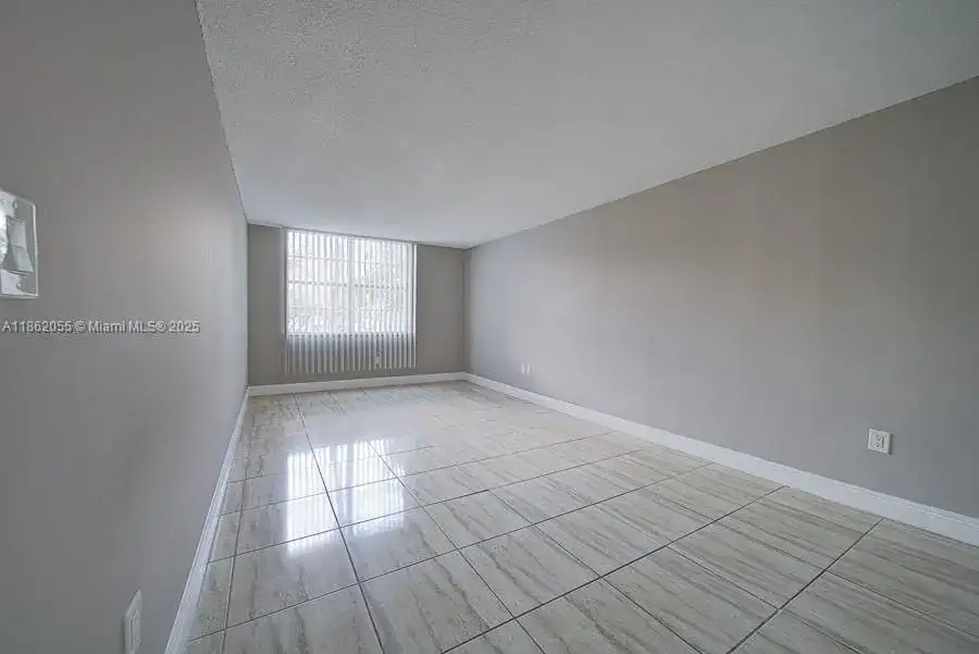 498 NW 165th St Rd # 206, Miami FL 33169 photo 5