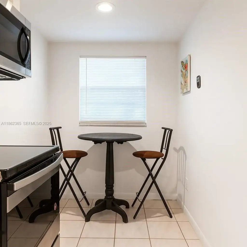 9330 Lagoon Pl # 206, Davie FL 33324 photo 5
