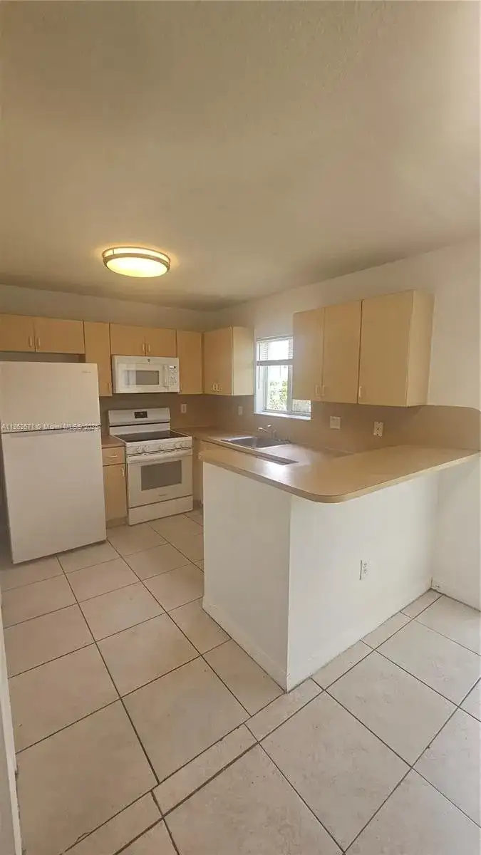 1301 SE 28th Ln # 42, Homestead FL 33035 photo 3