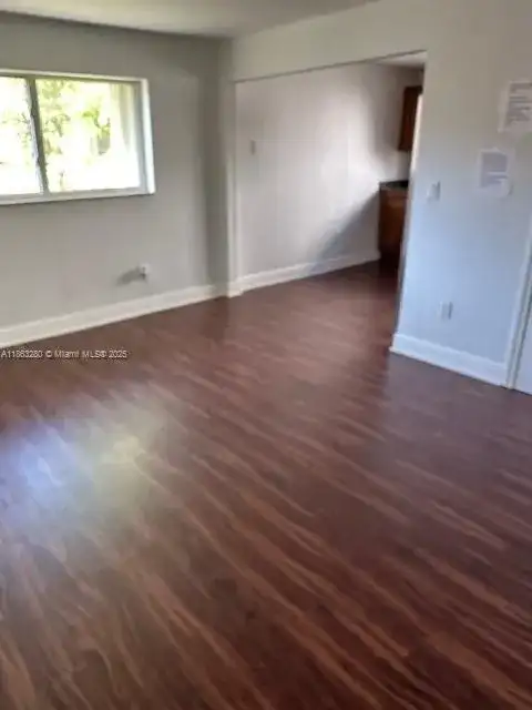 220 NW 7th Ave # 4, Miami FL 33128 photo 2