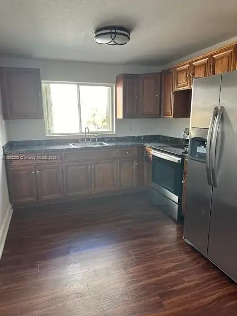220 NW 7th Ave # 4, Miami FL 33128 photo 3