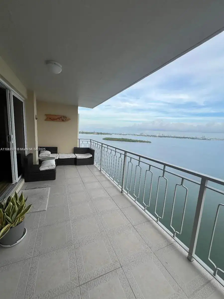 11111 Biscayne Blvd # 20E, Miami FL 33181 photo 4