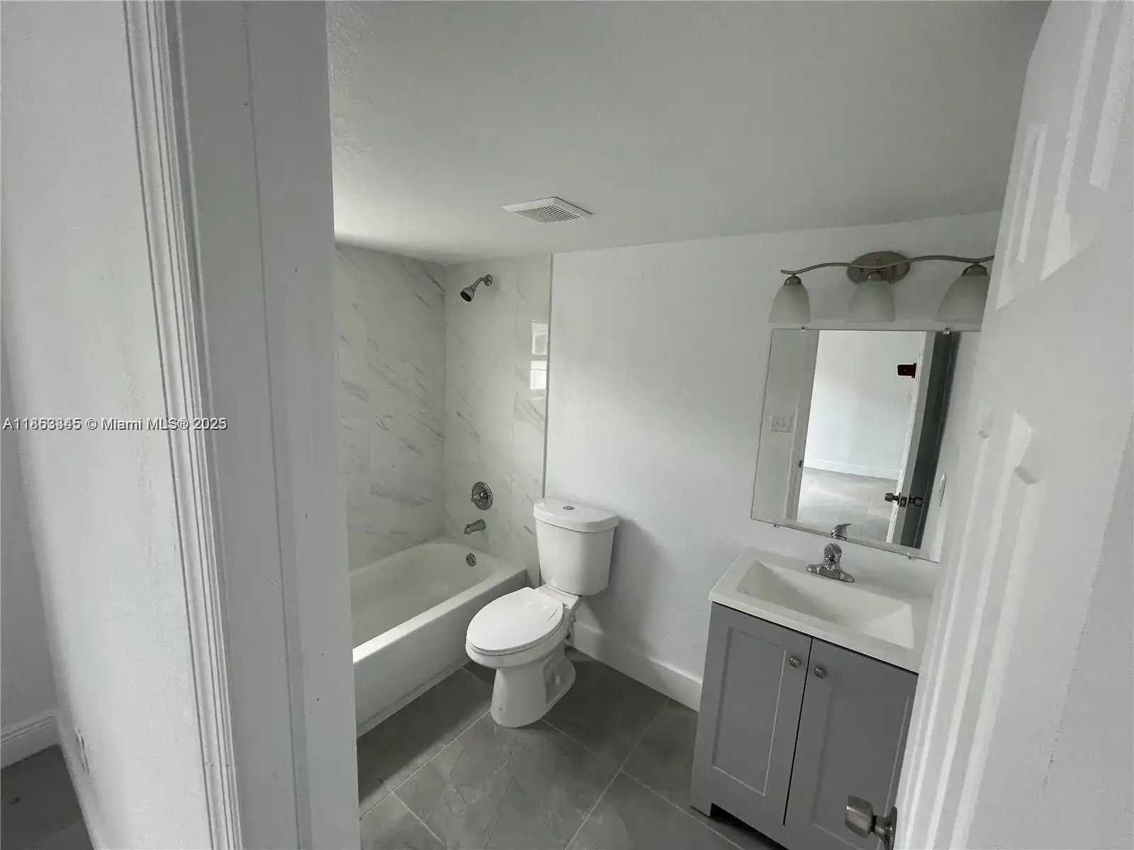 508 E 40th St, Hialeah FL 33013 photo 4