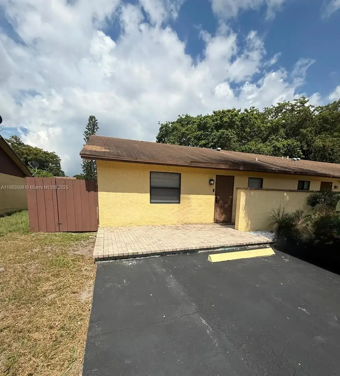 4403 NW 4th Ave # 4403, Deerfield Beach FL 33064 photo 2