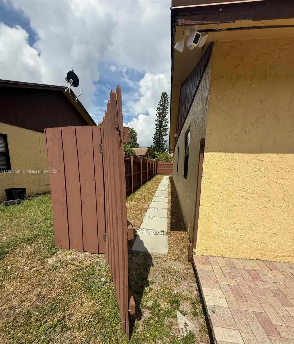 4403 NW 4th Ave # 4403, Deerfield Beach FL 33064 photo 3