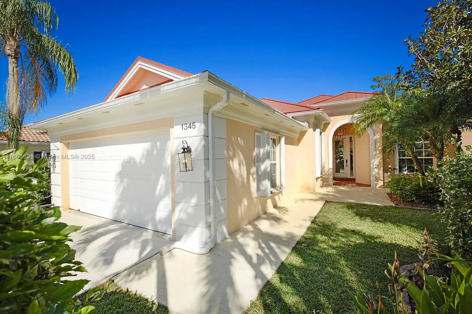 1345 SW Eagleglen Pl, Stuart FL 34997 photo 2