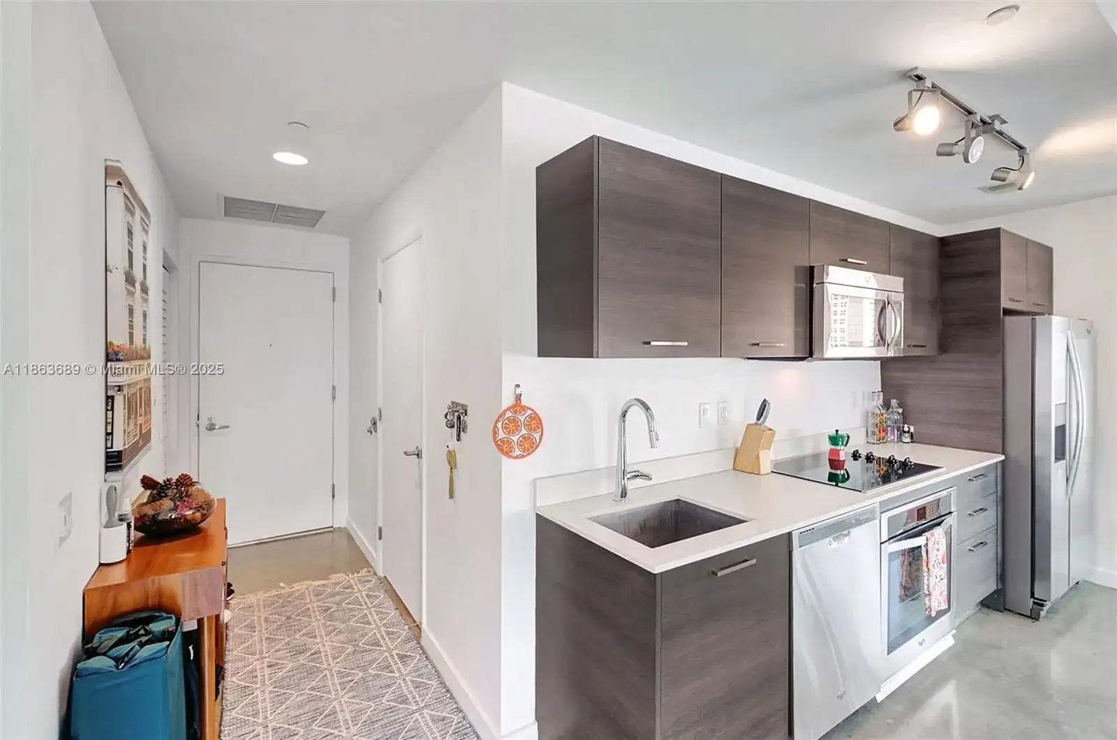 151 SE 1st St # 1601, Miami FL 33131 photo 5