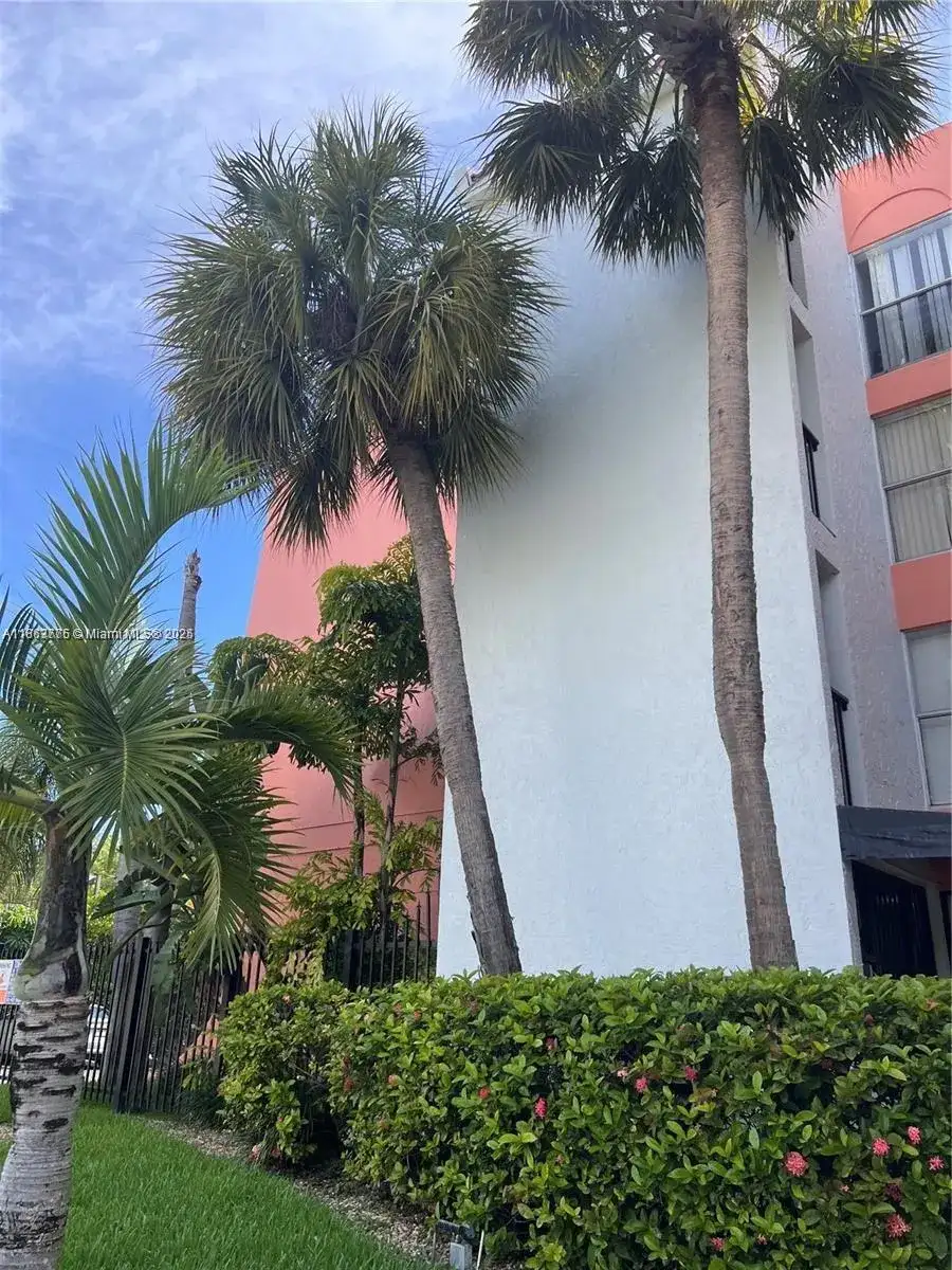 2150 SW 16th Ave # 206, Miami FL 33145 photo 3