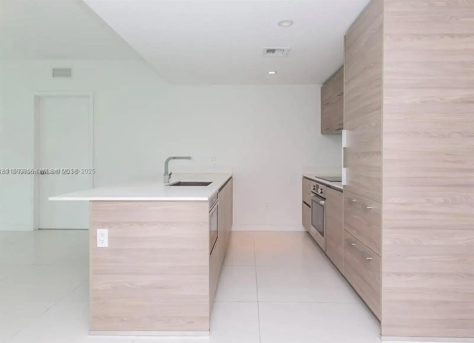 1300 S Miami Ave # 1602, Miami FL 33130 photo 3