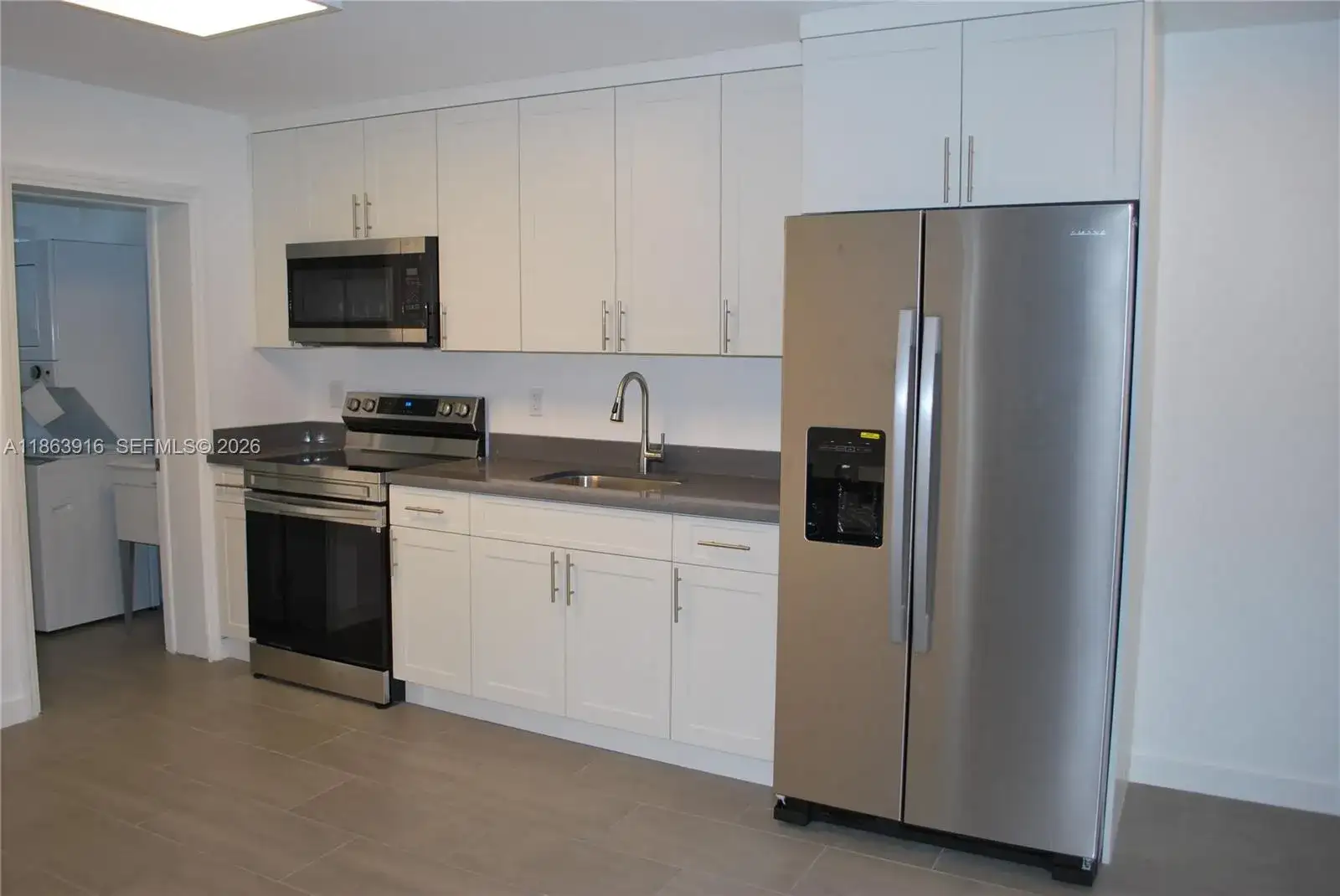 3641 NE 1st Ter, Oakland Park FL 33334 photo 2