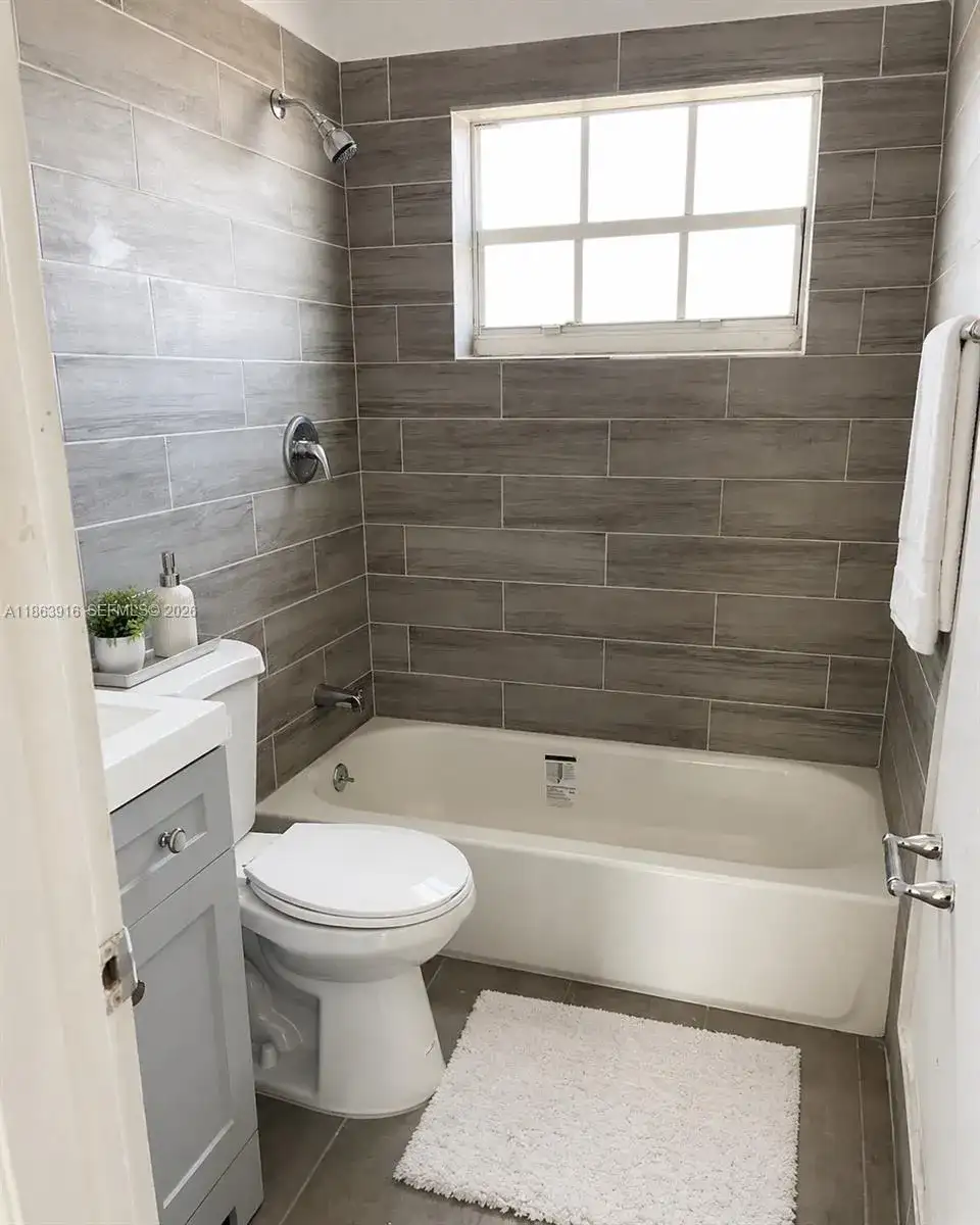 3641 NE 1st Ter, Oakland Park FL 33334 photo 5