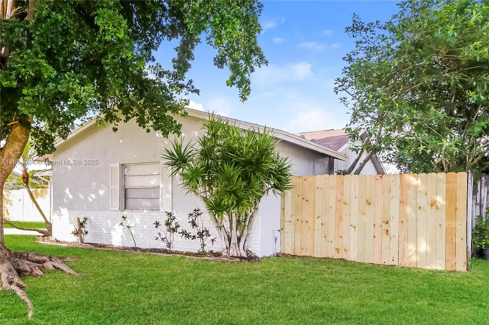 1105 Sonata Way, Royal Palm Beach FL 33411 photo 3