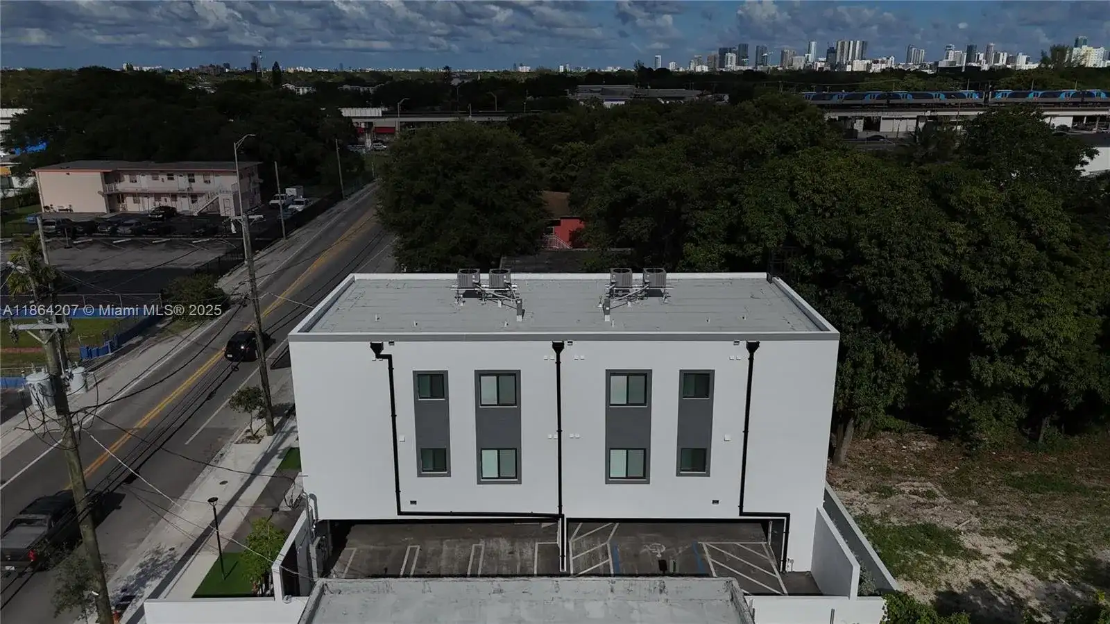 2782 NW 46th St, Miami FL 33142 photo 4