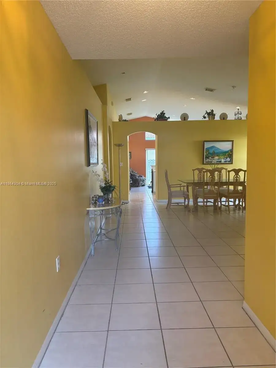 18581 NW 23rd St, Pembroke Pines FL 33029 photo 2